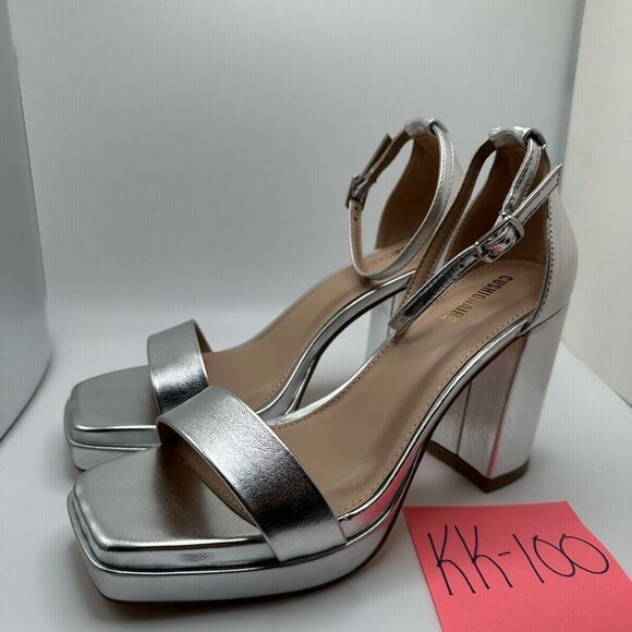 CUSHIONAIRE Women's one band block heel platform sandal 6.5 SILVER - Picture 3 of 7
